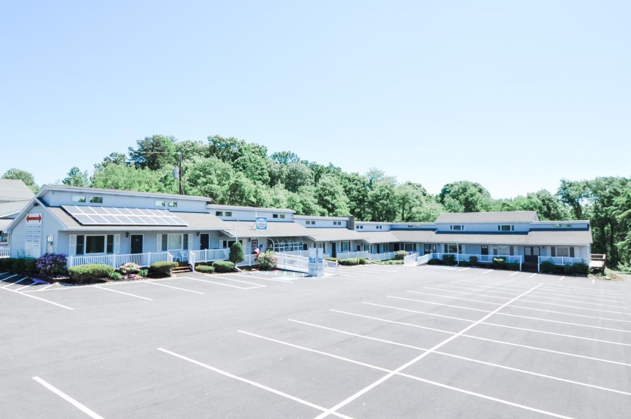 East Shore Lodging Hawley Экстерьер фото
