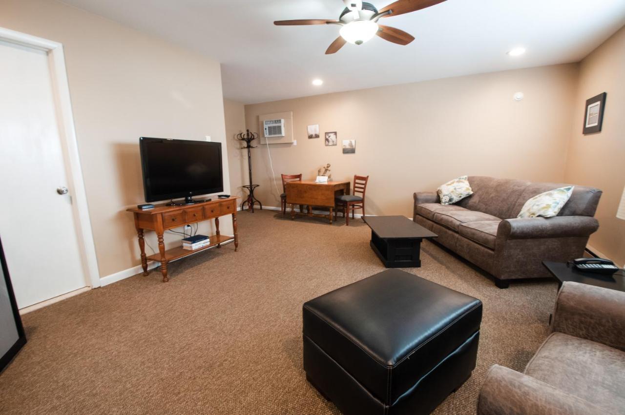 East Shore Lodging Hawley Экстерьер фото